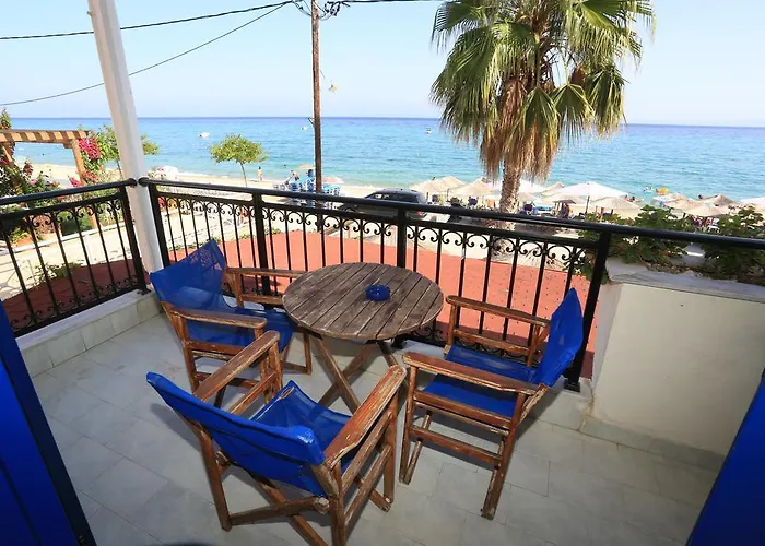 Nemo Apartmanhotel Políhrono